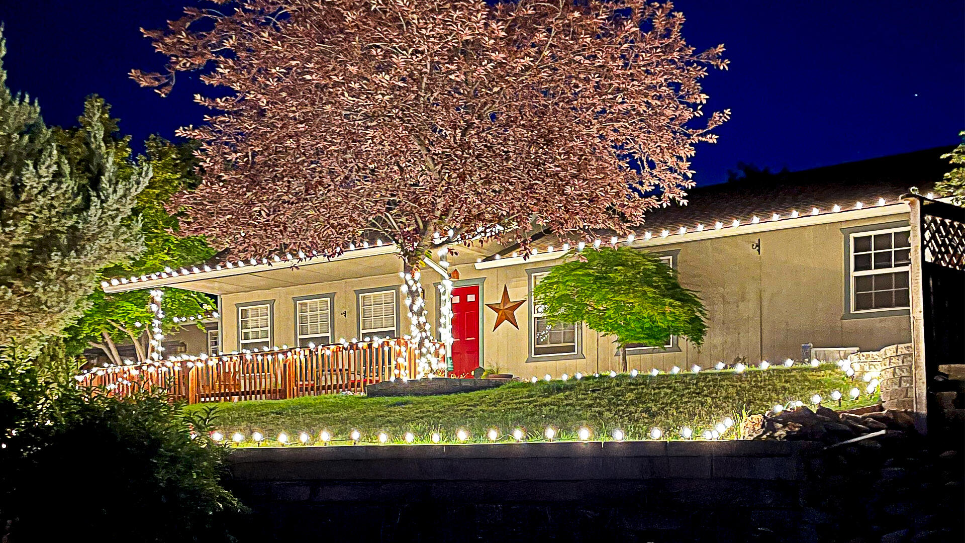 Christmas light installation - Liberty Lightworks - Benicia, CA